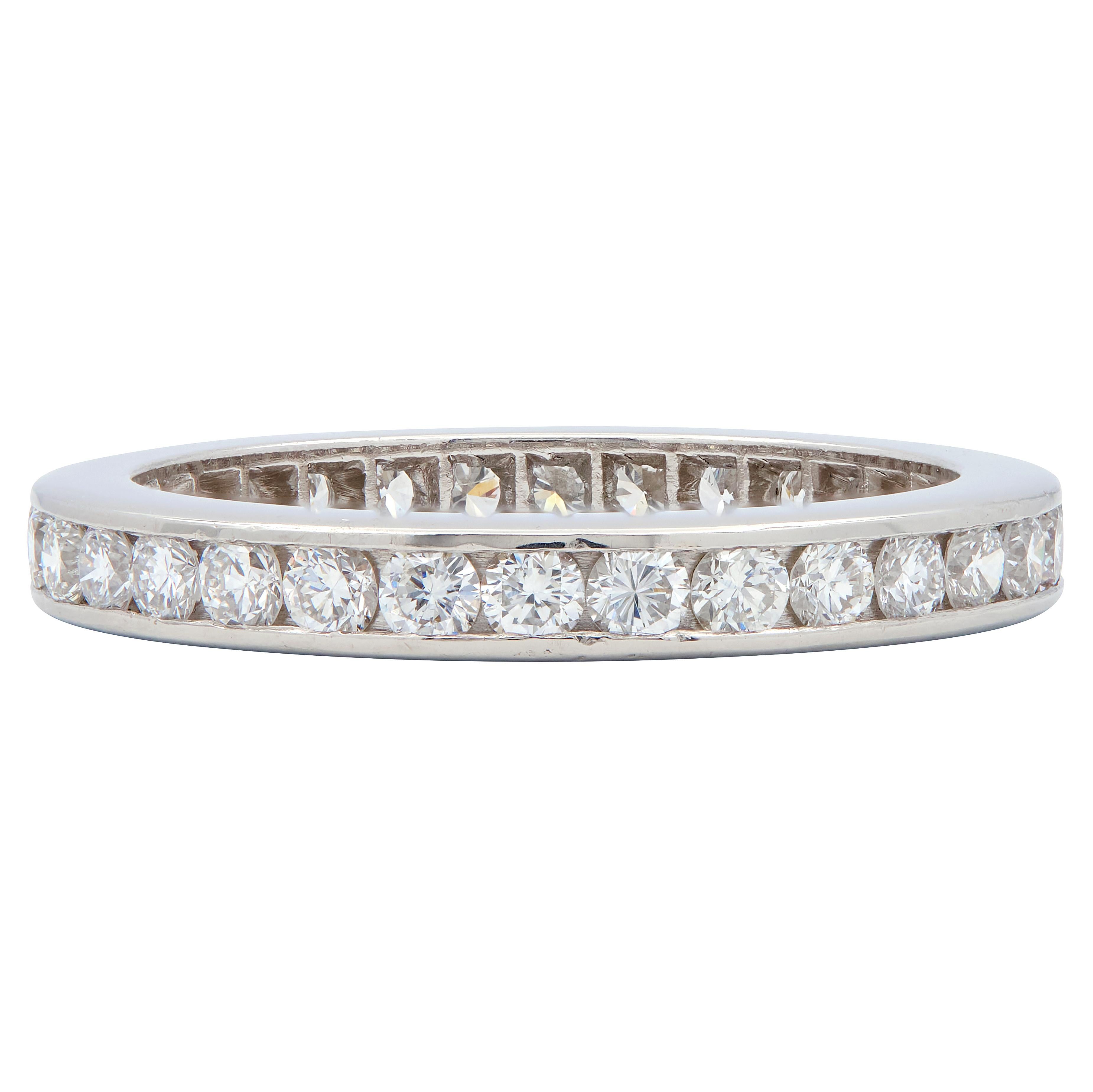 Contemporary 0.96 CTW Diamond Platinum Eternity Wedding Band Ring