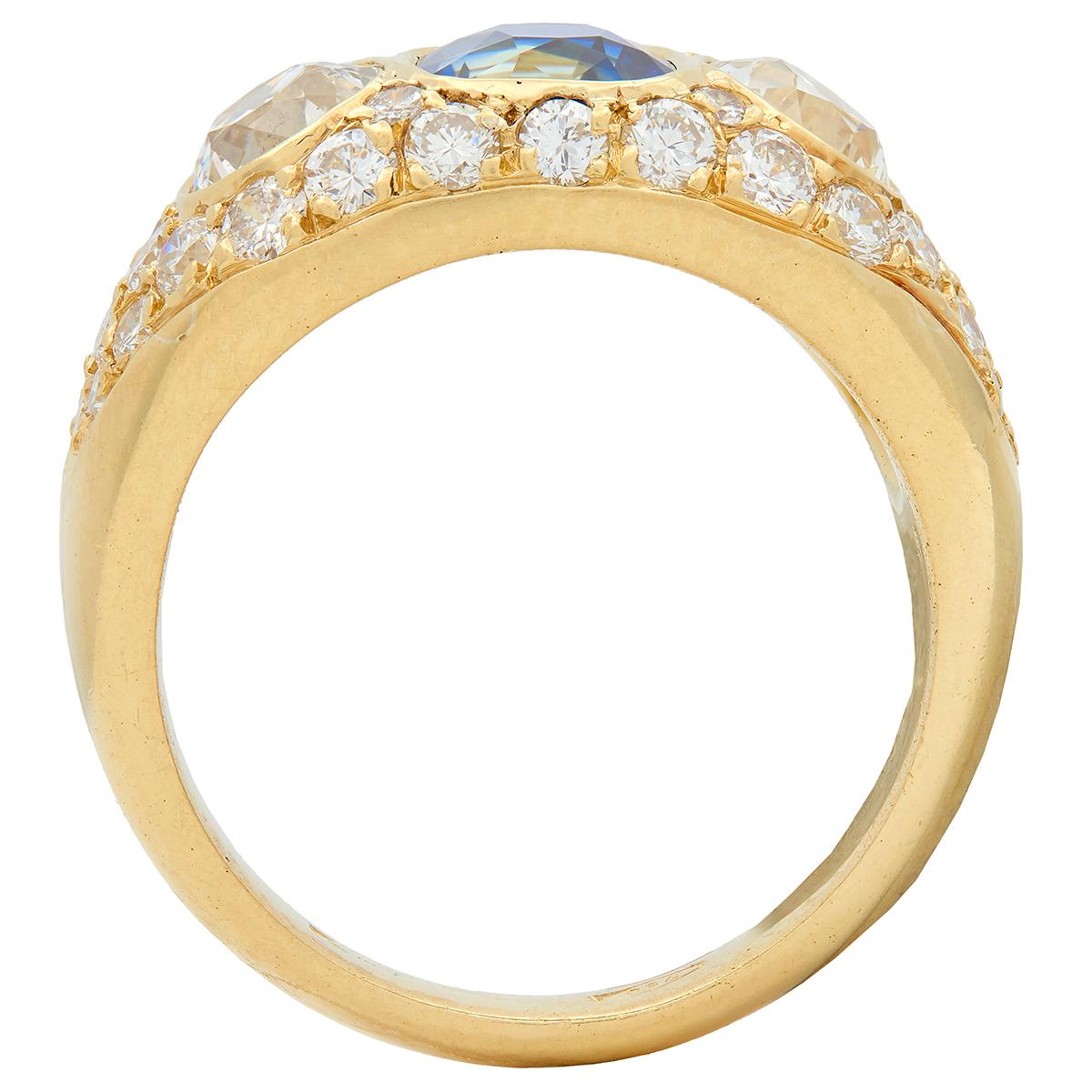 1980's No Heat Sapphire Diamond 18 Karat Yellow Gold Vintage Bombé Ring GIA