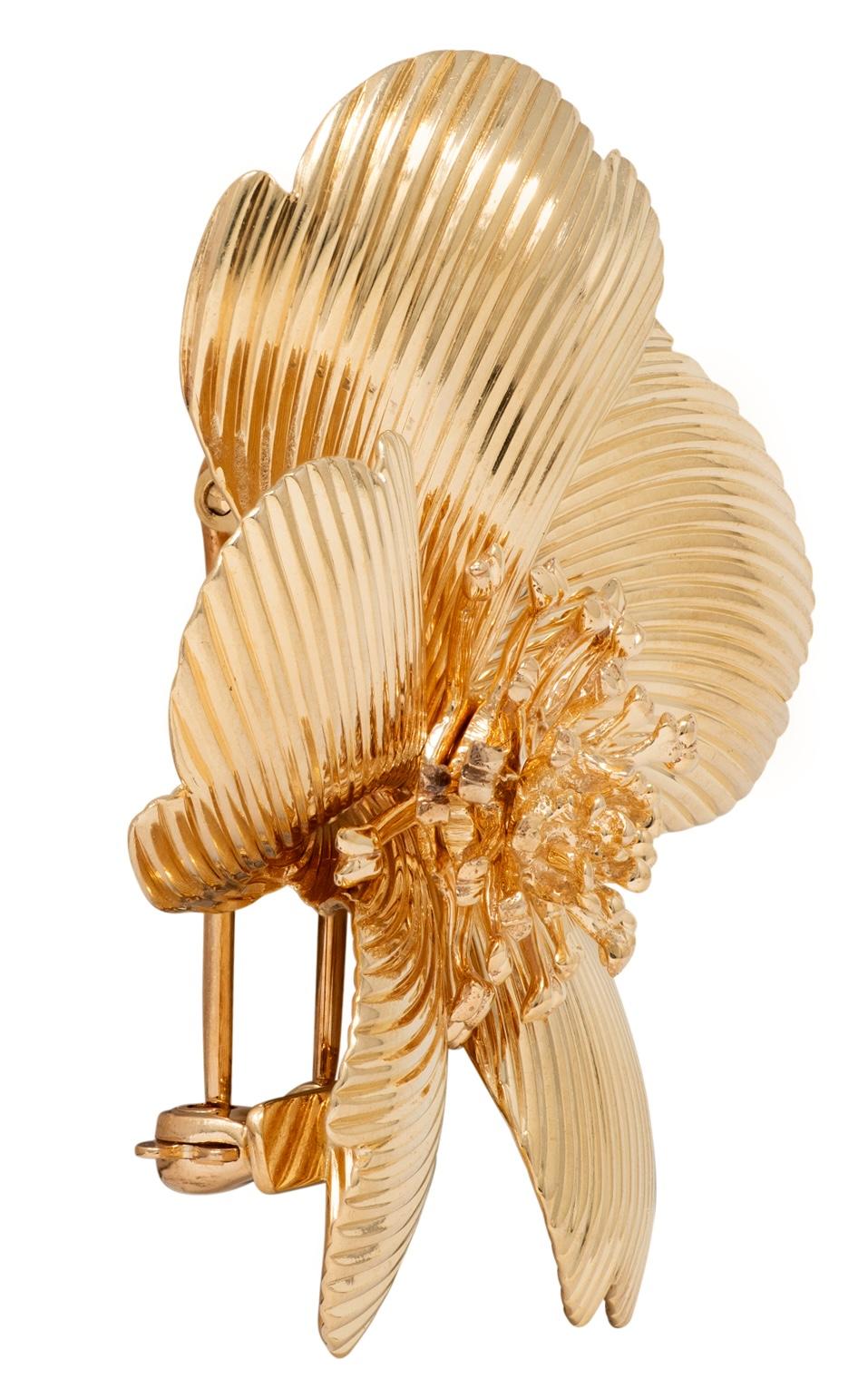 1960's 14 Karat Yellow Gold Vintage Anemone Flower Brooch