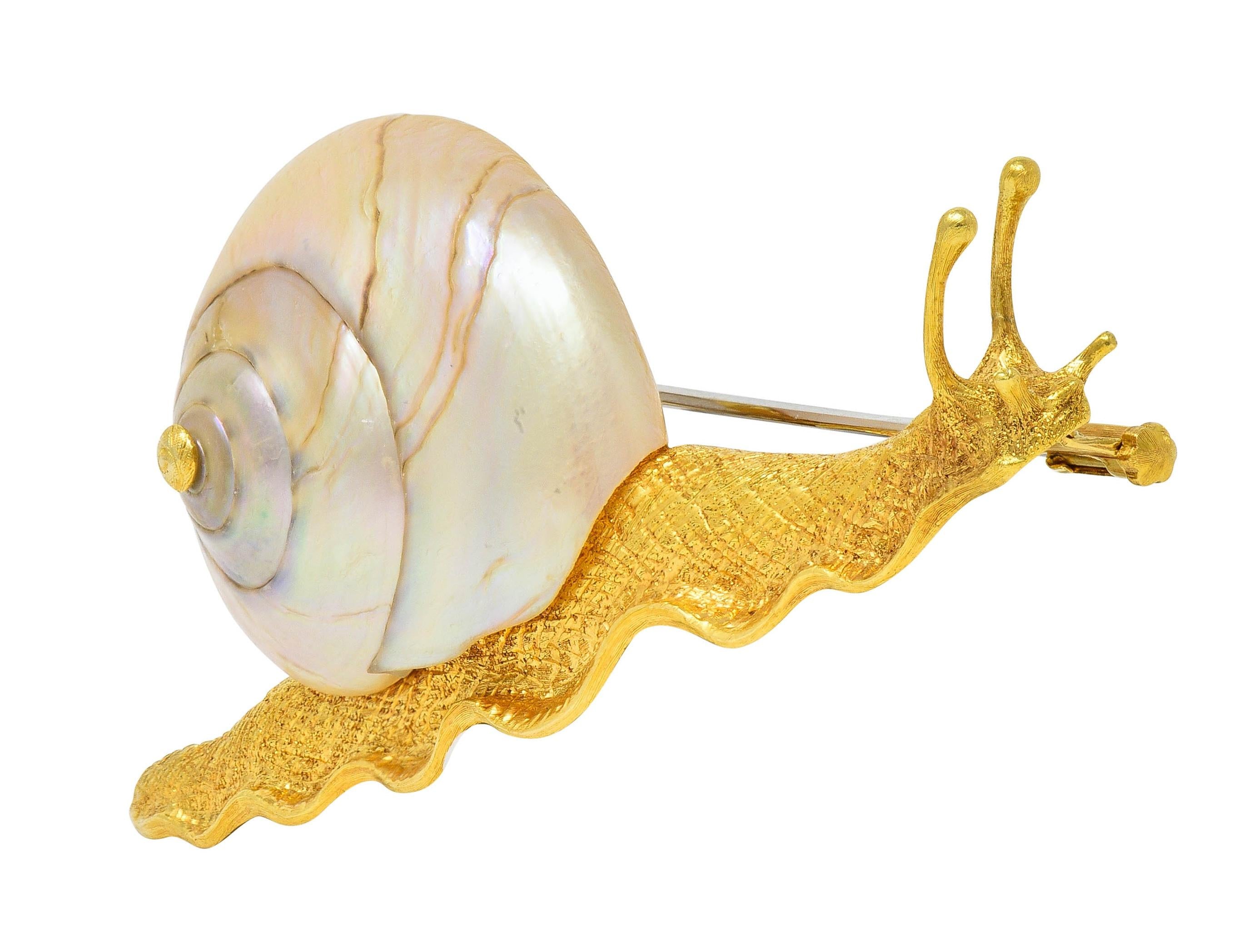 Buccellati 1960s Mother-Of-Pearl 18 Karat Gold Vintage Snail Brooch