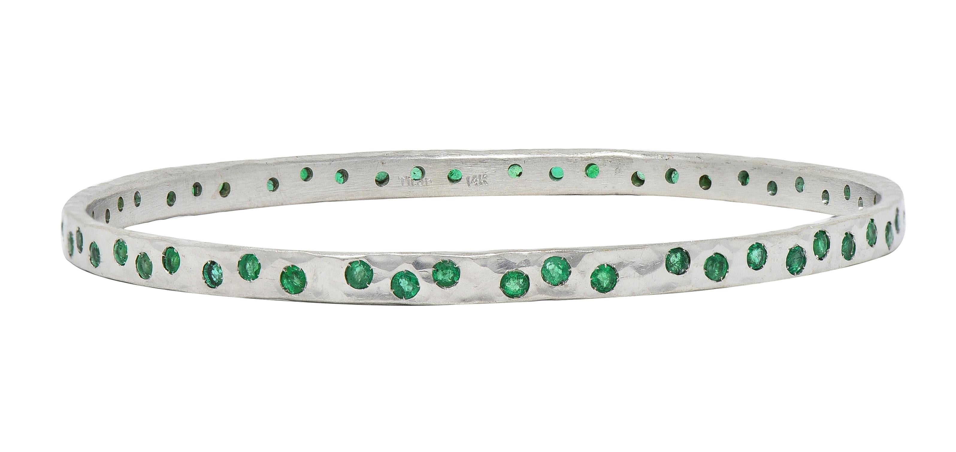 Contemporary 2.70 CTW Emerald 14 Karat White Gold Hammered Bangle Bracelet