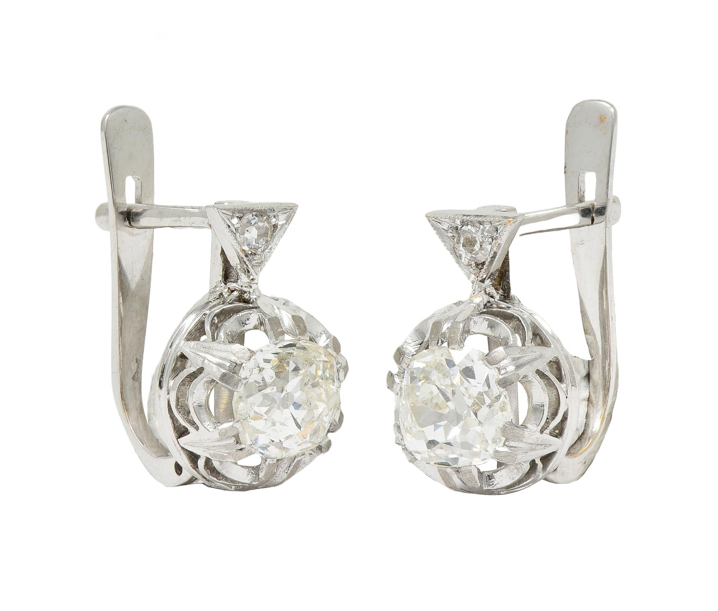 Edwardian 1.75 CTW Old Mine Diamond Platinum 18 Karat Gold Antique Earrings