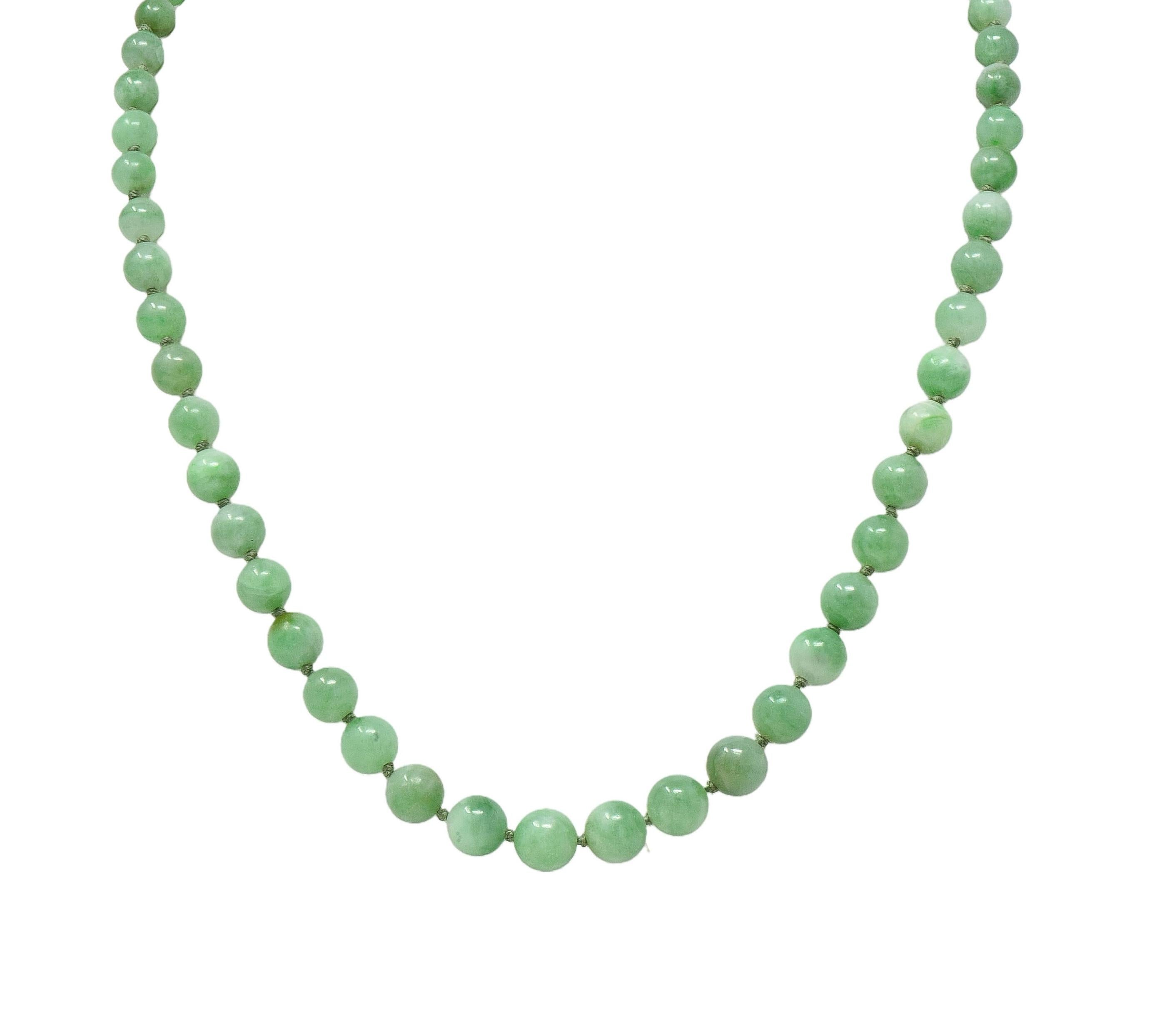 Art Deco Jade Diamond 14 Karat White Gold Vintage Graduated Jade Bead Necklace