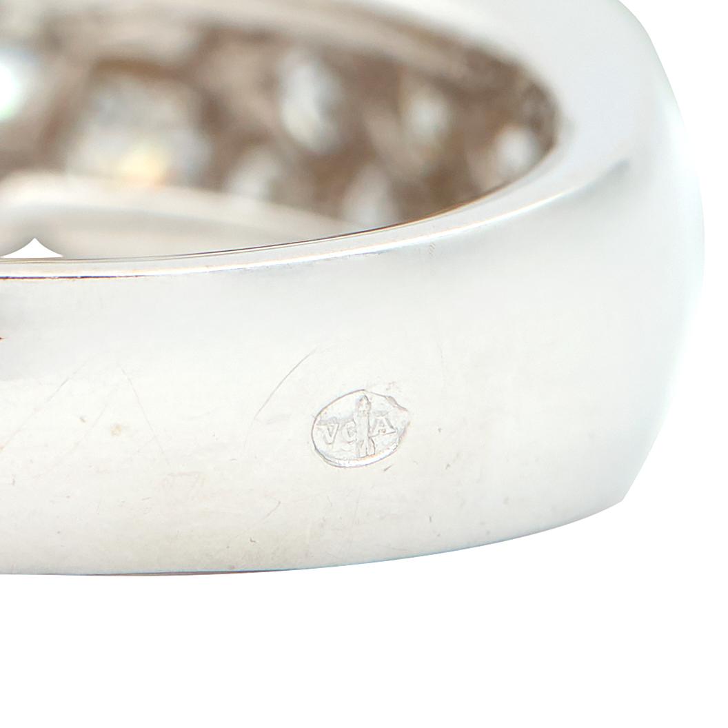 Van Cleef & Arpels Diamond 18 Karat White Gold Fleurette Ring