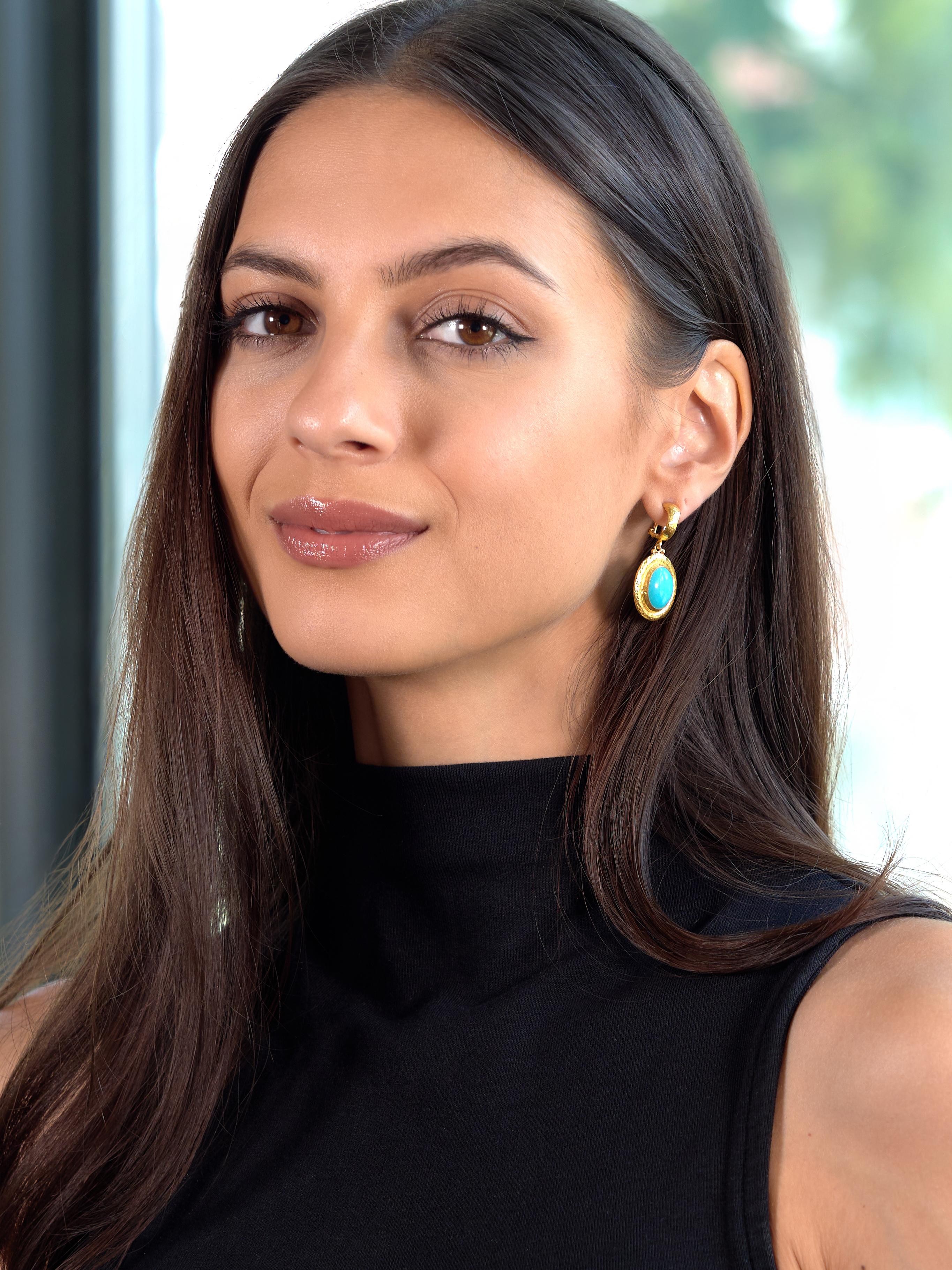 Gurhan 2000's Turquoise 22 Karat Yellow Gold Hammered Gemstone Drop Earrings