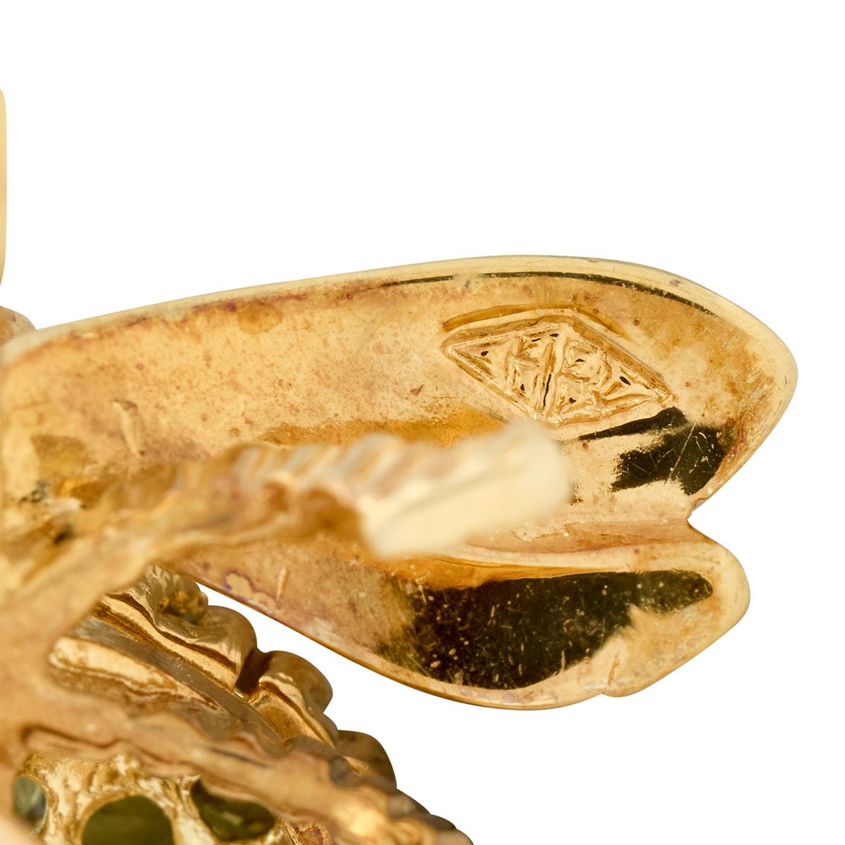 Herbert Rosenthal 1960's Diamond Peridot 18 Karat Yellow Gold Vintage Bee Brooch