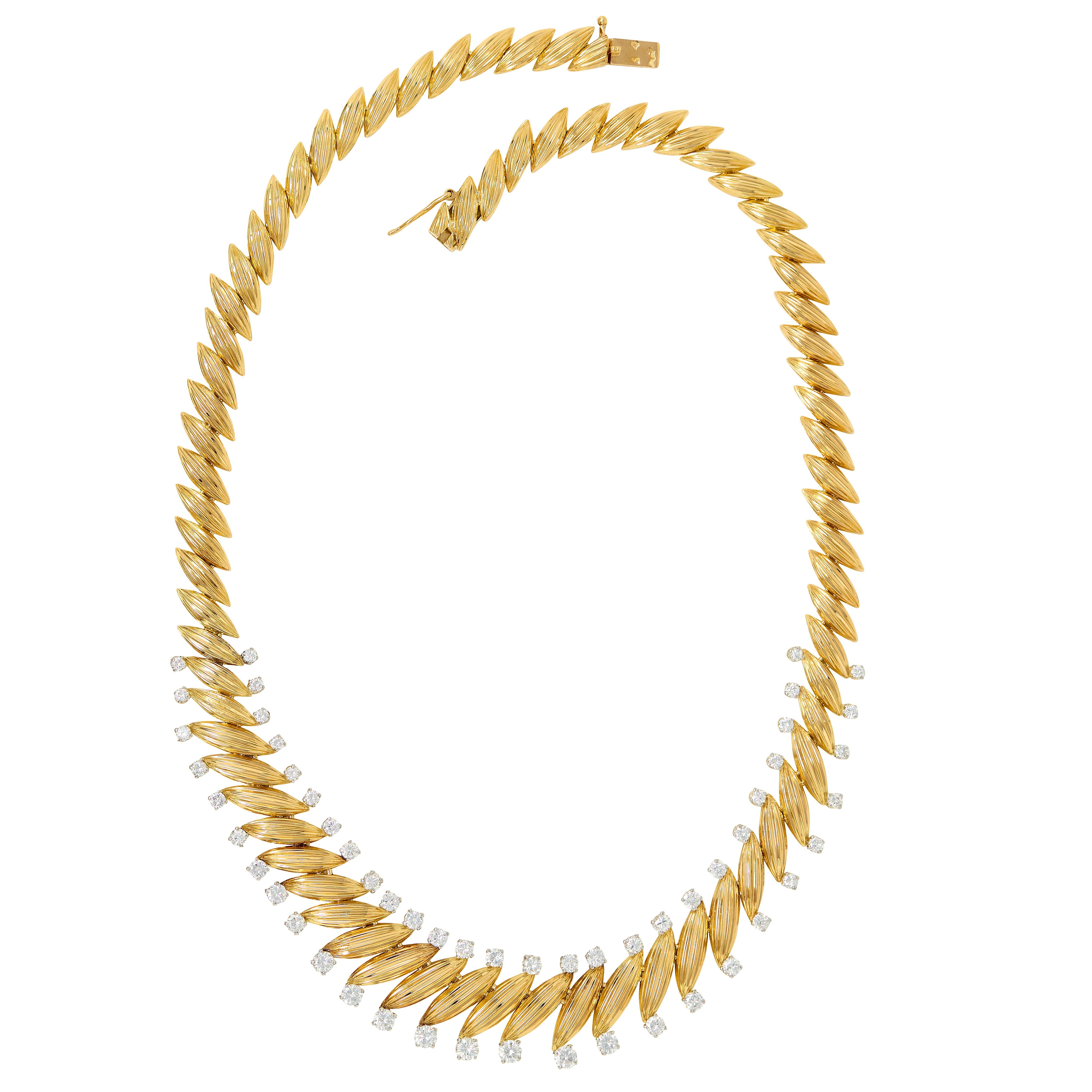 Van Cleef & Arpels 18 Karat Yellow Gold Vintage Coup De Vent Chantilly Necklace