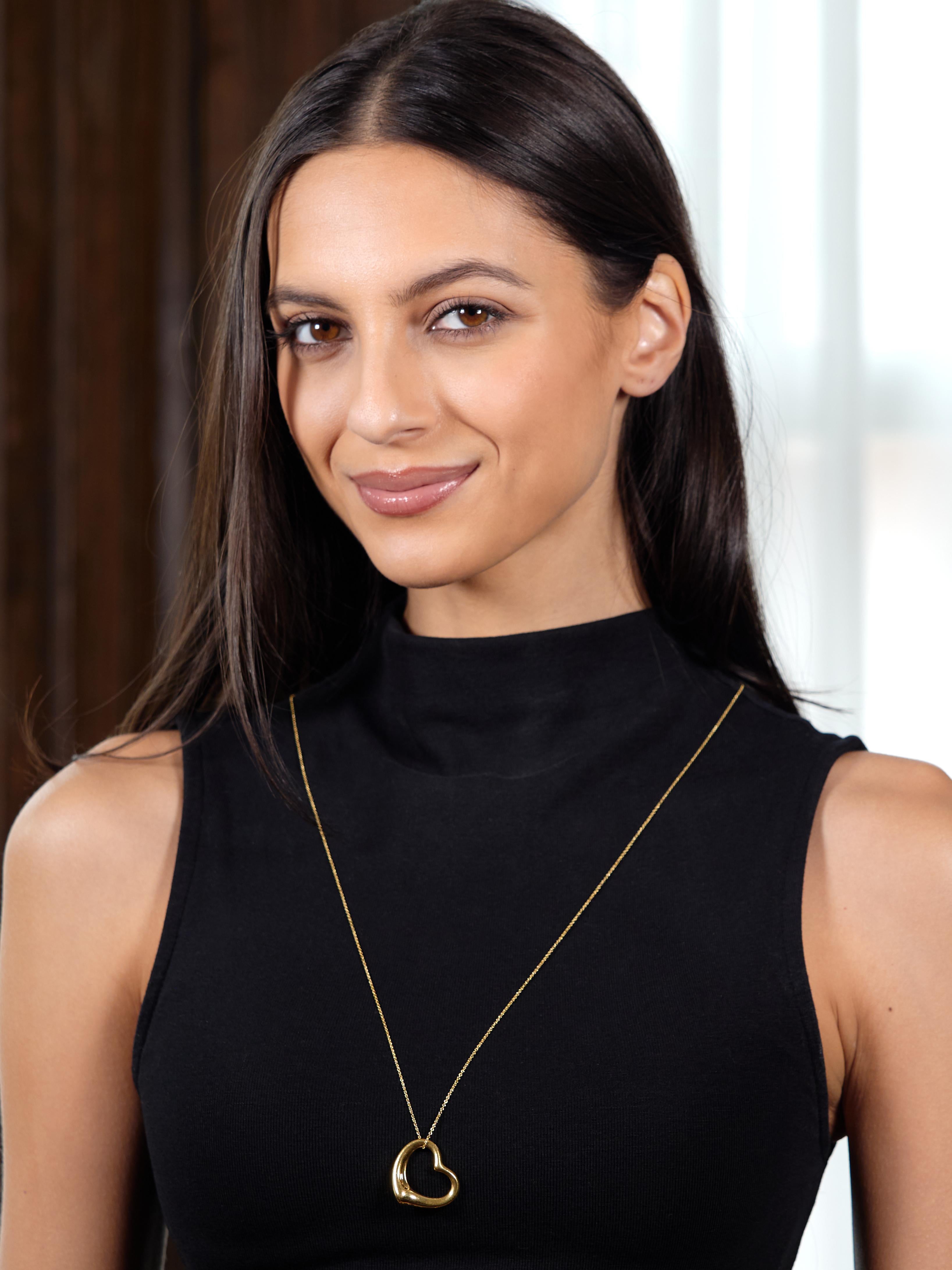 Elsa Peretti Tiffany & Co. 18 Karat Yellow Gold Vintage Open Heart Necklace