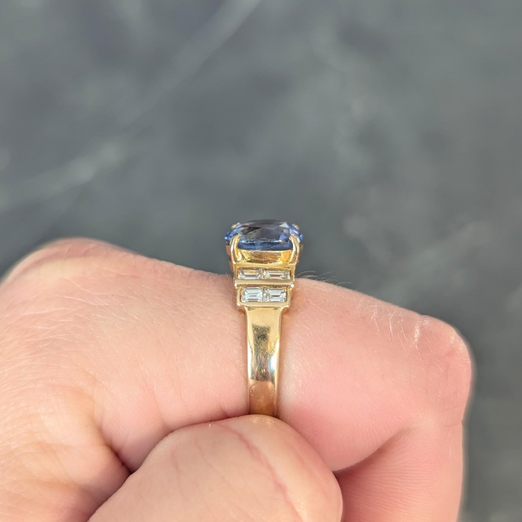 1980 4.07 CTW Ceylon Sapphire Diamond 18 Karat Yellow Gold Vintage Stepped Ring