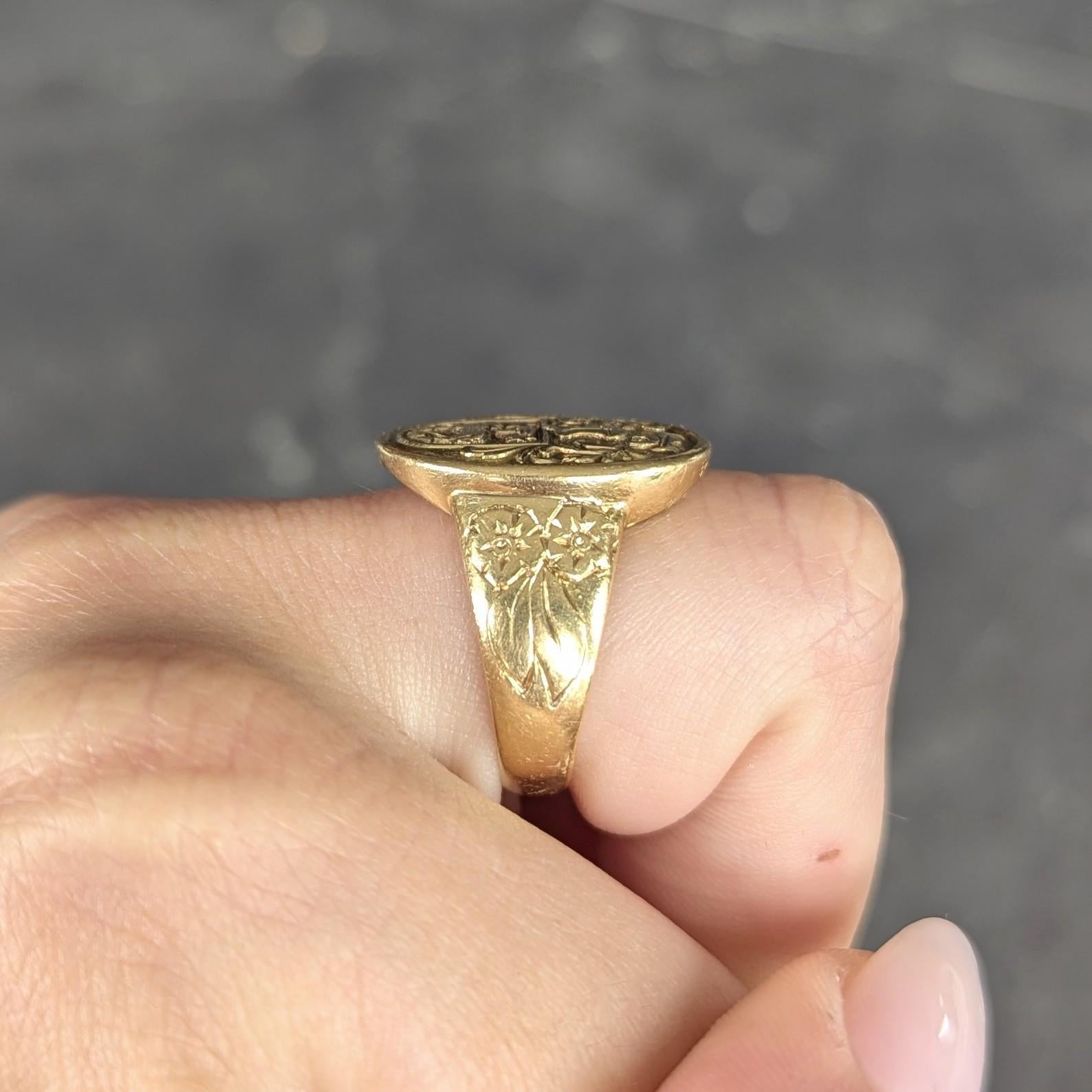 Victorian 18 Karat Yellow Gold Antique Heraldic Unisex Crest Signet Ring