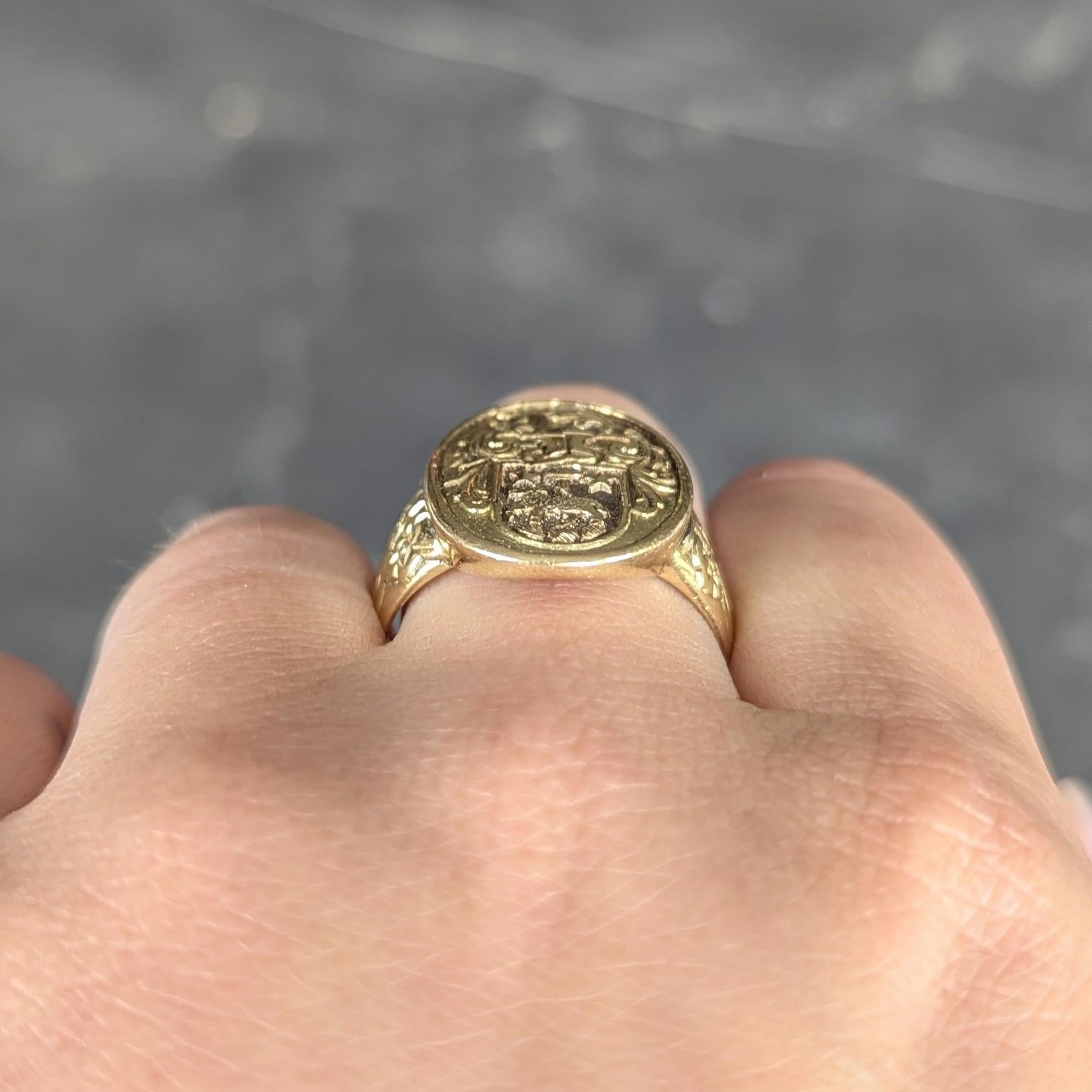 Victorian 18 Karat Yellow Gold Antique Heraldic Unisex Crest Signet Ring