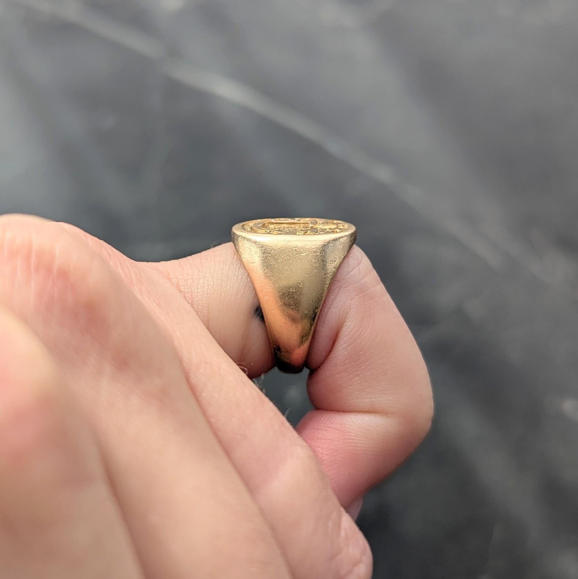 Tiffany & Co Edwardian 14K Yellow Gold Antique Unisex Heraldic Crest Signet Ring