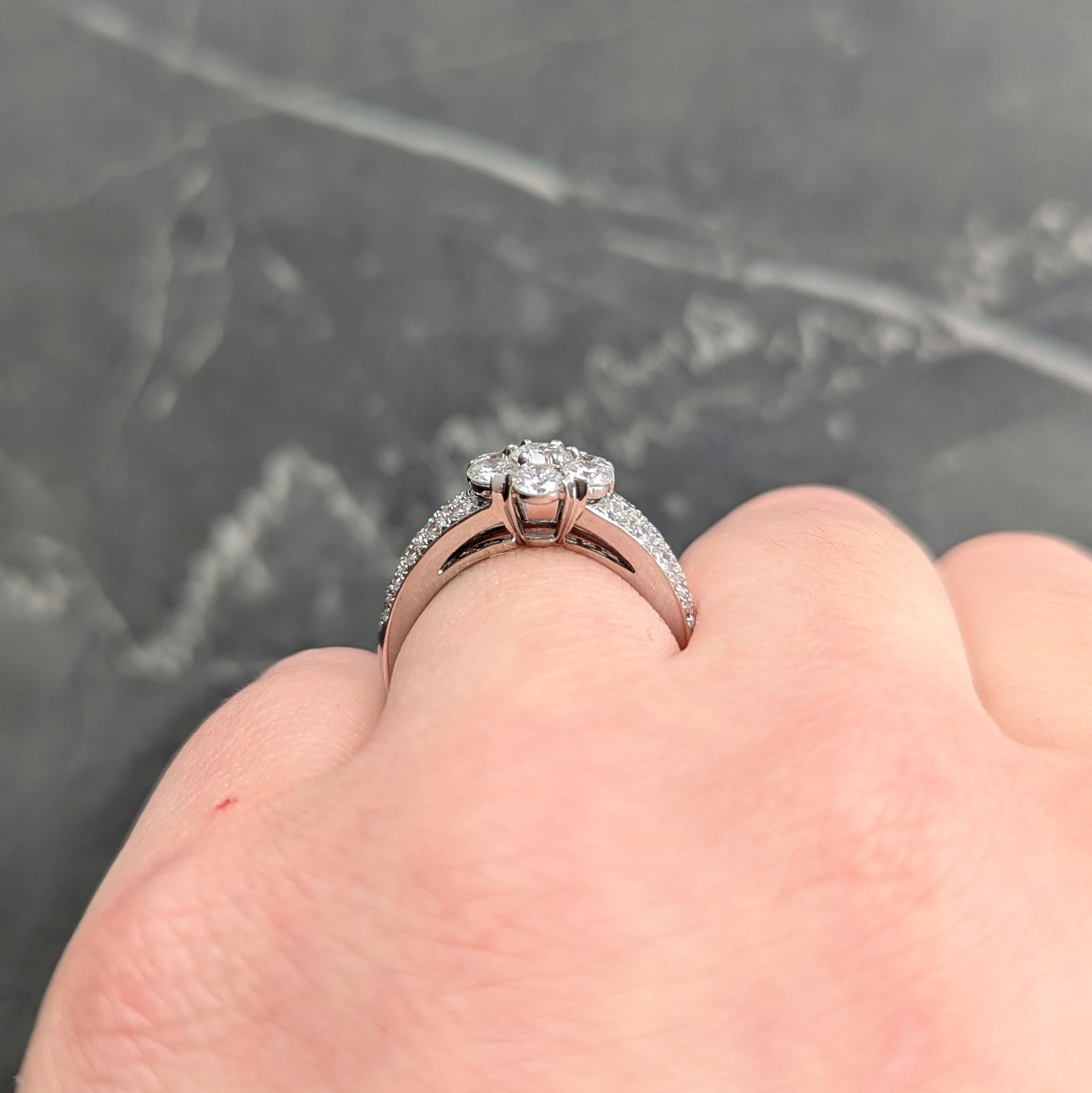 Van Cleef & Arpels Diamond 18 Karat White Gold Fleurette Ring