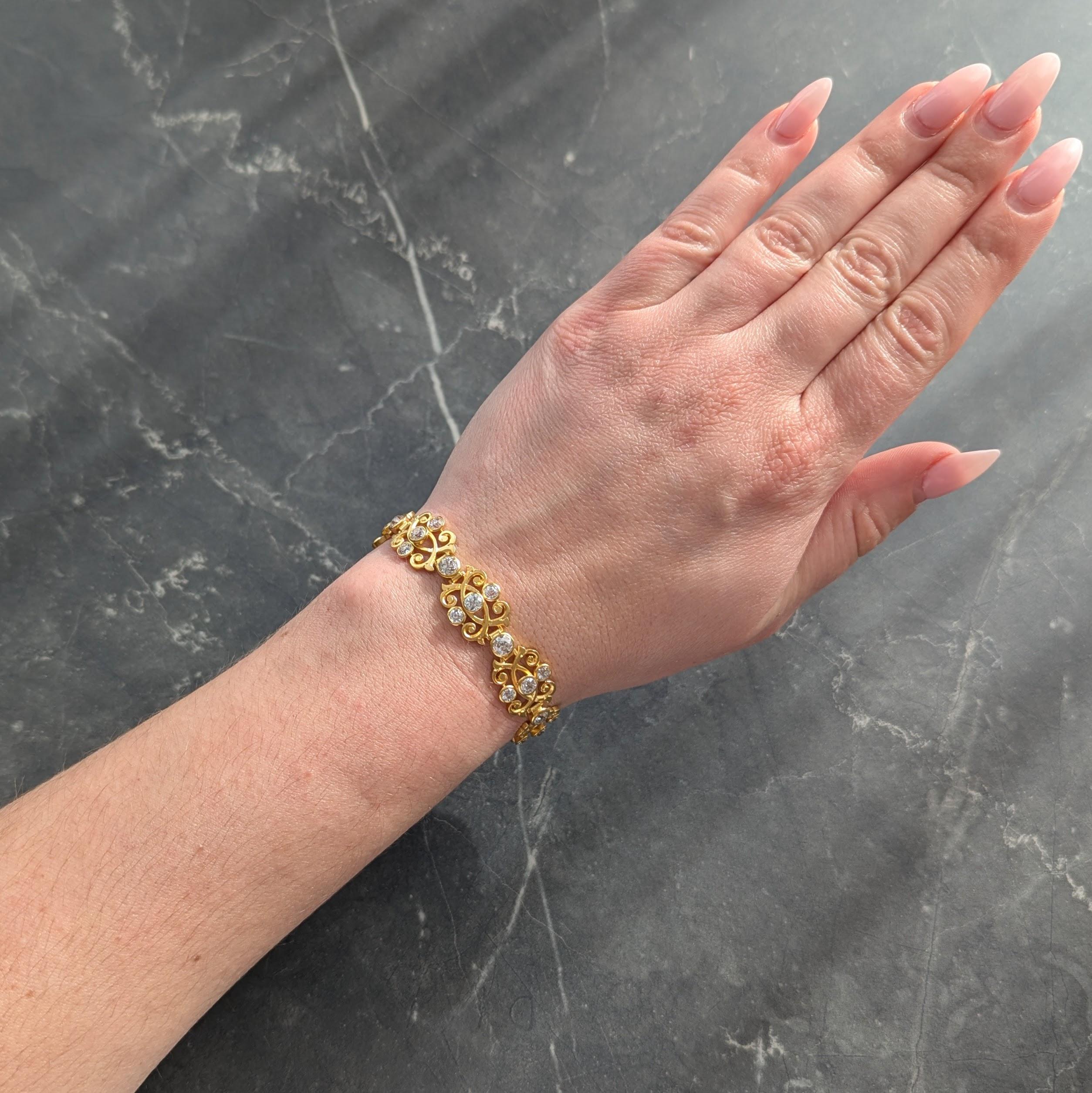 Art Nouveau 6.50 CTW Diamond 18K Yellow Gold Antique Scrolling Link Bracelet