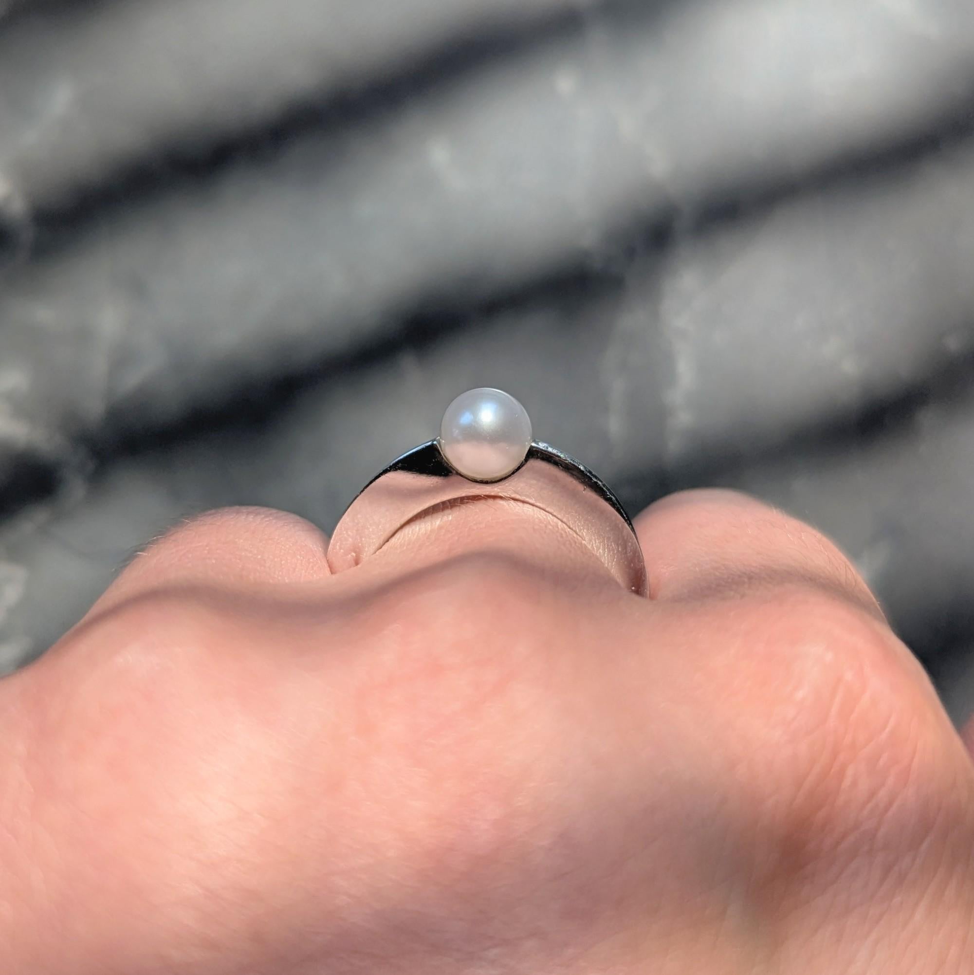 Movado 2000's Diamond Pearl 18 Karat White Gold Contemporary Statement Ring