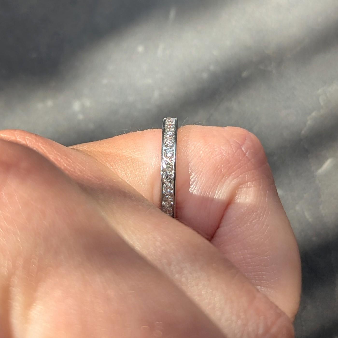 Contemporary 0.96 CTW Diamond Platinum Eternity Wedding Band Ring
