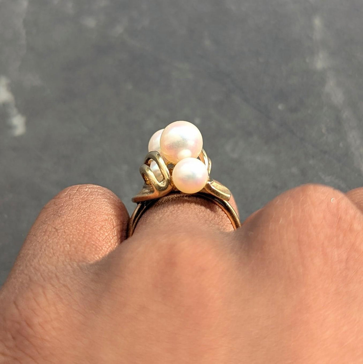 Mikimoto Retro Pearl 14 Karat Yellow Gold Vintage Modernist Ribbon Ring