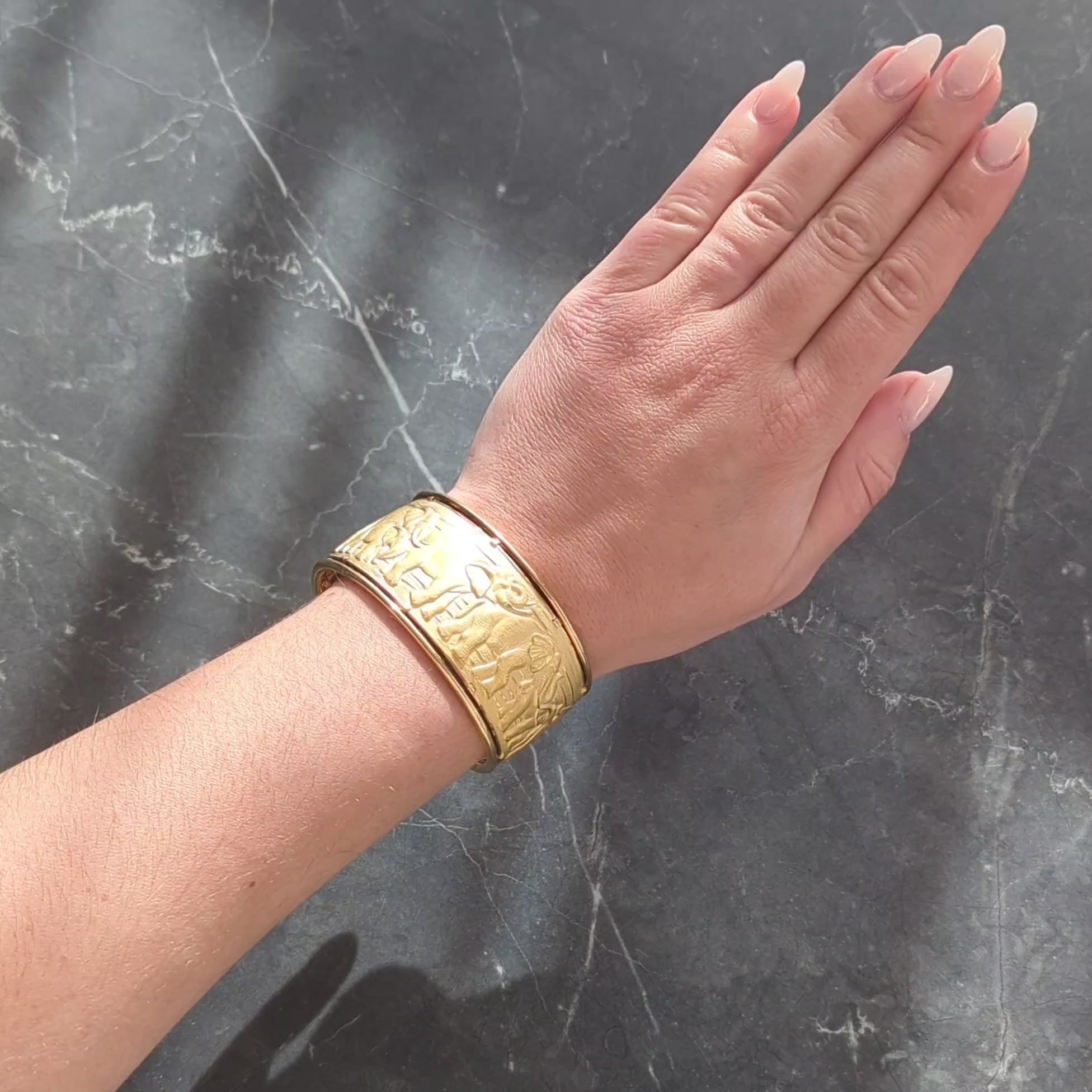 Carrera y Carrera 1990's 18 Karat Yellow Gold Vintage Elephant Cuff Bracelet