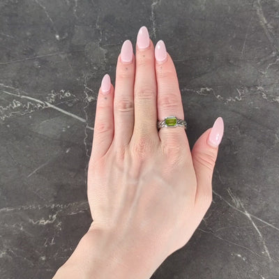 Chanel French 1980's Peridot 18K White Gold Curb Link Bezel Vintage Band Ring