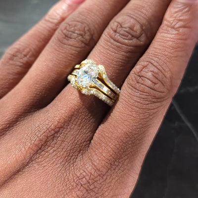 Contemporary 2.73 CTW Oval Cut Diamond 18K Yellow Gold Charm Engagement Ring GIA