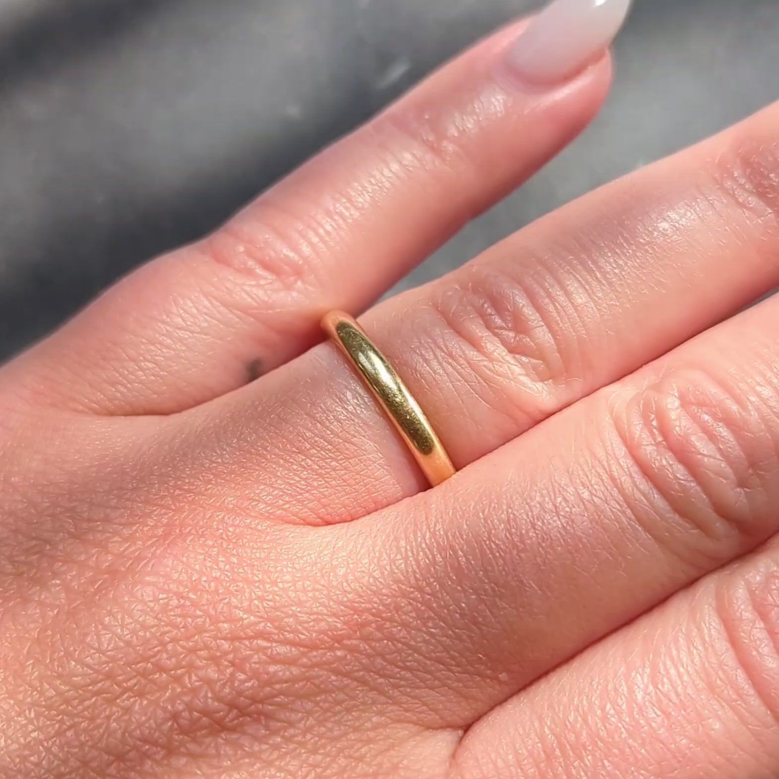 J.R. Wood & Sons Retro 18 Karat Yellow Gold Vintage Wedding Band Ring