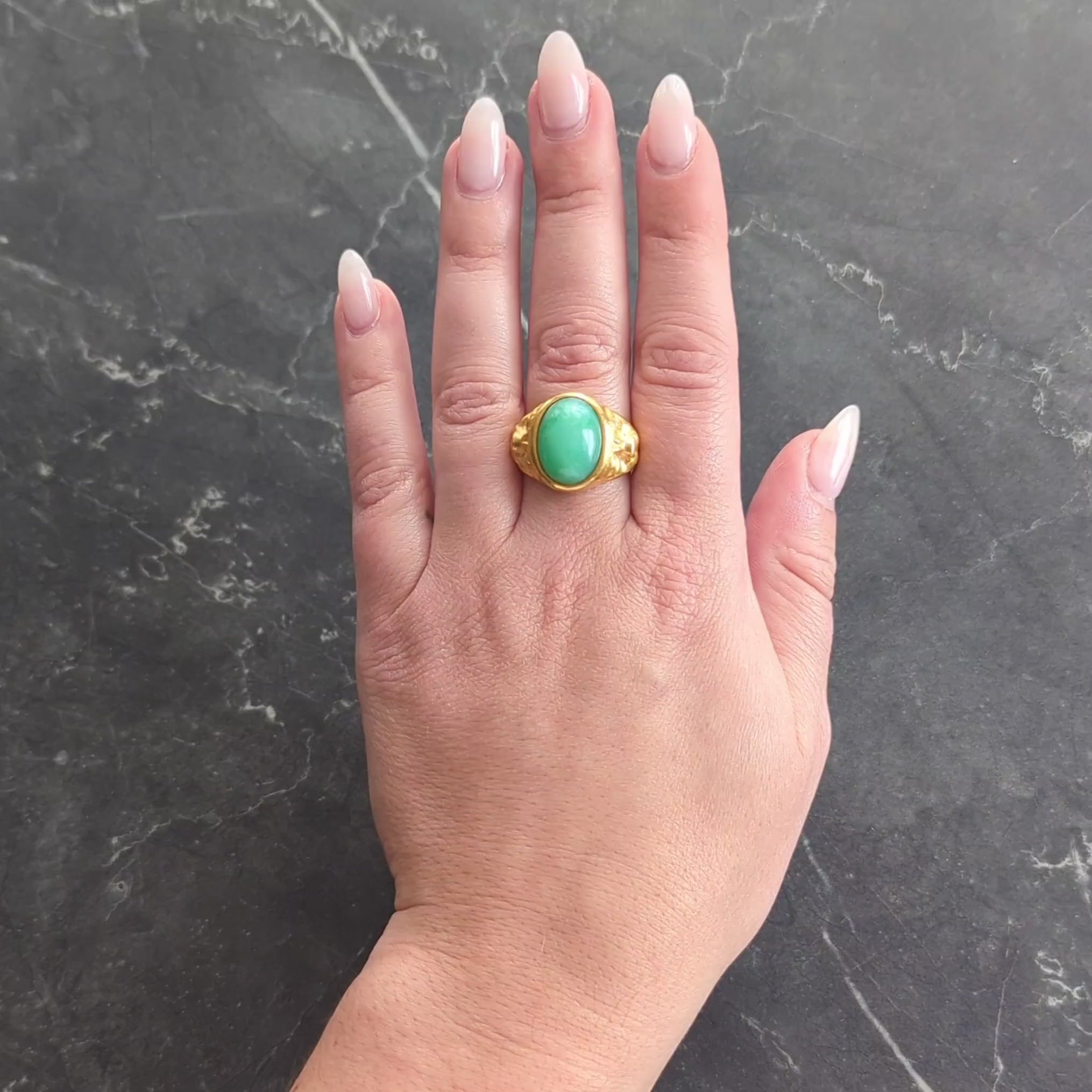 Art Nouveau Jade 18 Karat Yellow Gold Antique Unisex Cat Ring