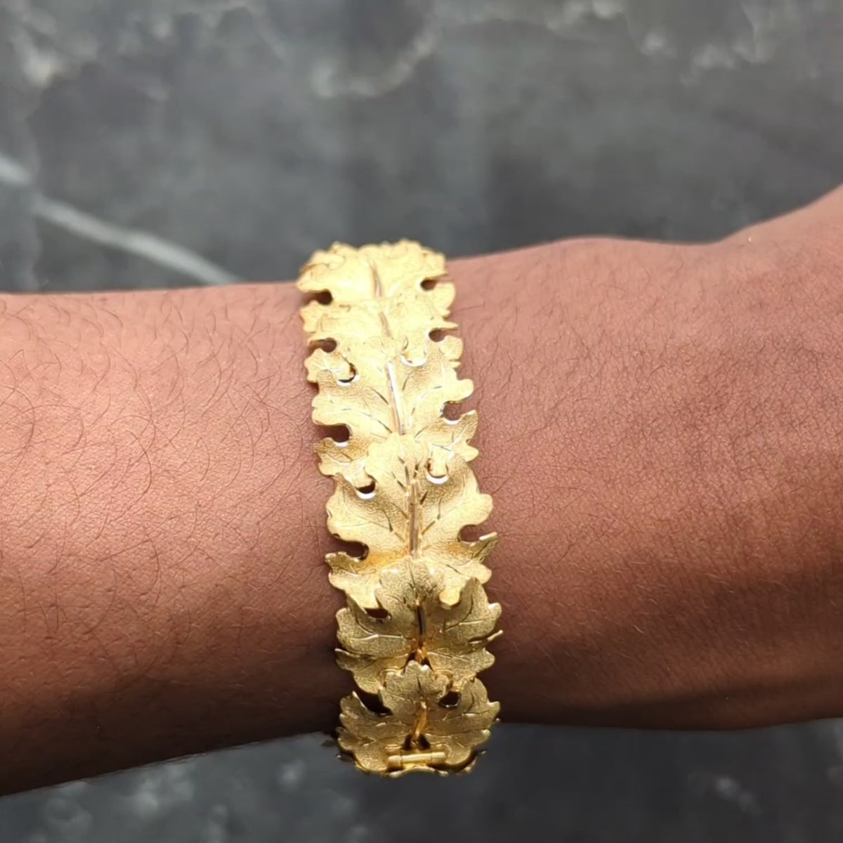Buccellati 1970's 18 Karat Yellow Gold Vintage Maple Leaf Link Bracelet