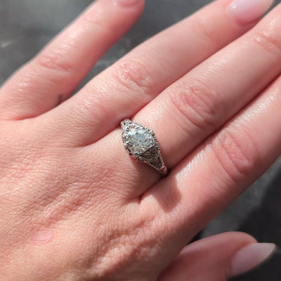 Art Deco 1.01 CTW European Diamond 18 Karat White Gold Antique Engagement Ring