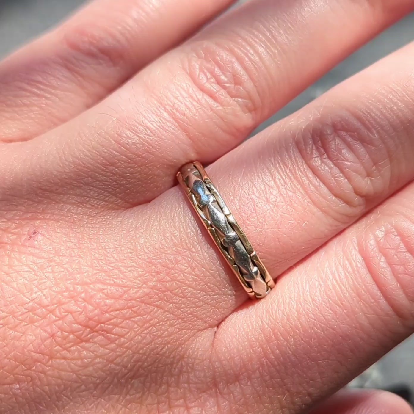 J.R. Woods & Sons 1953 14 Karat Two-Tone Gold Vintage Grooved Wedding Band Ring