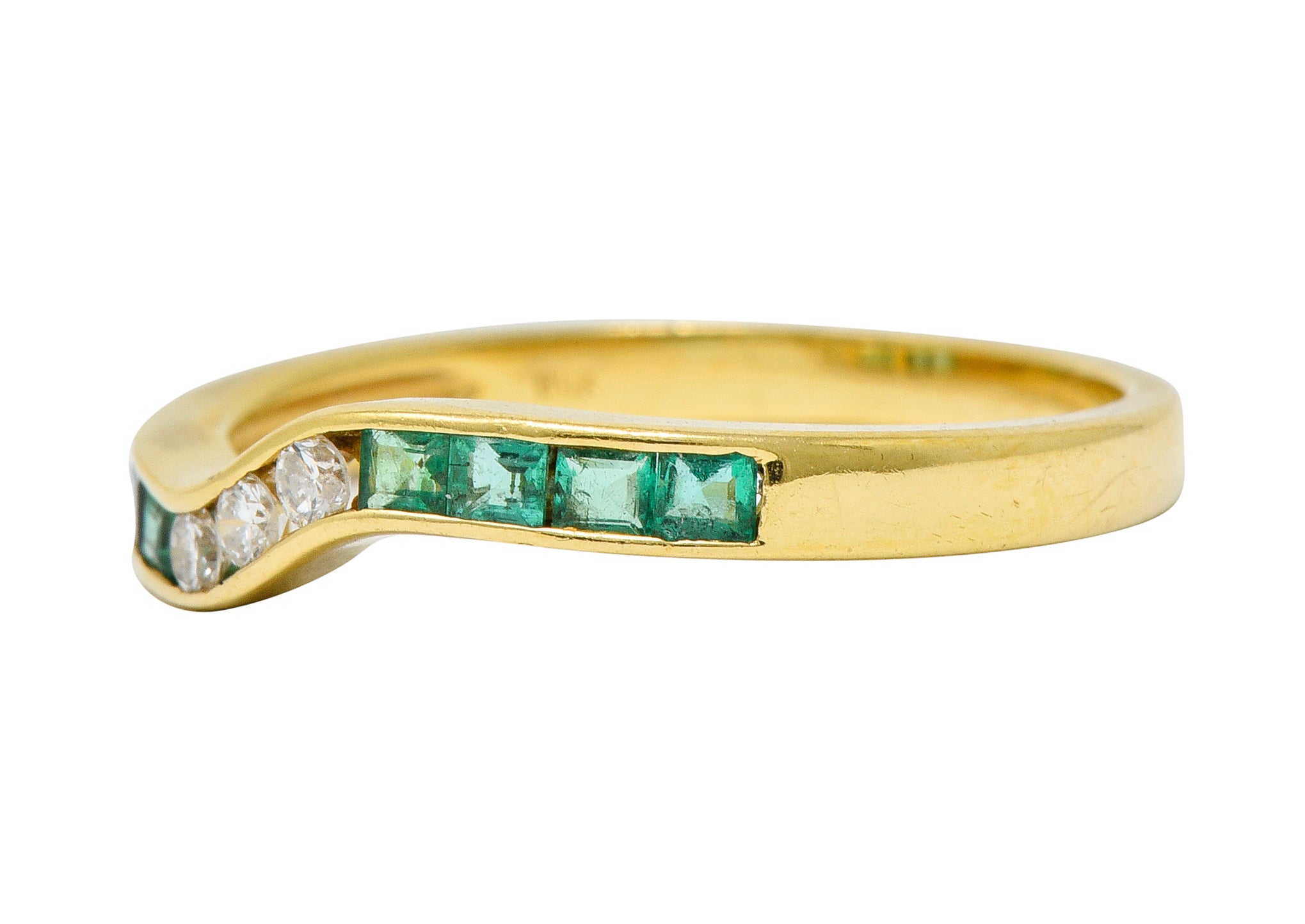 Contemporary 0.35 CTW Emerald Diamond 18 Karat Gold Chevron Band RingRing - Wilson's Estate Jewelry