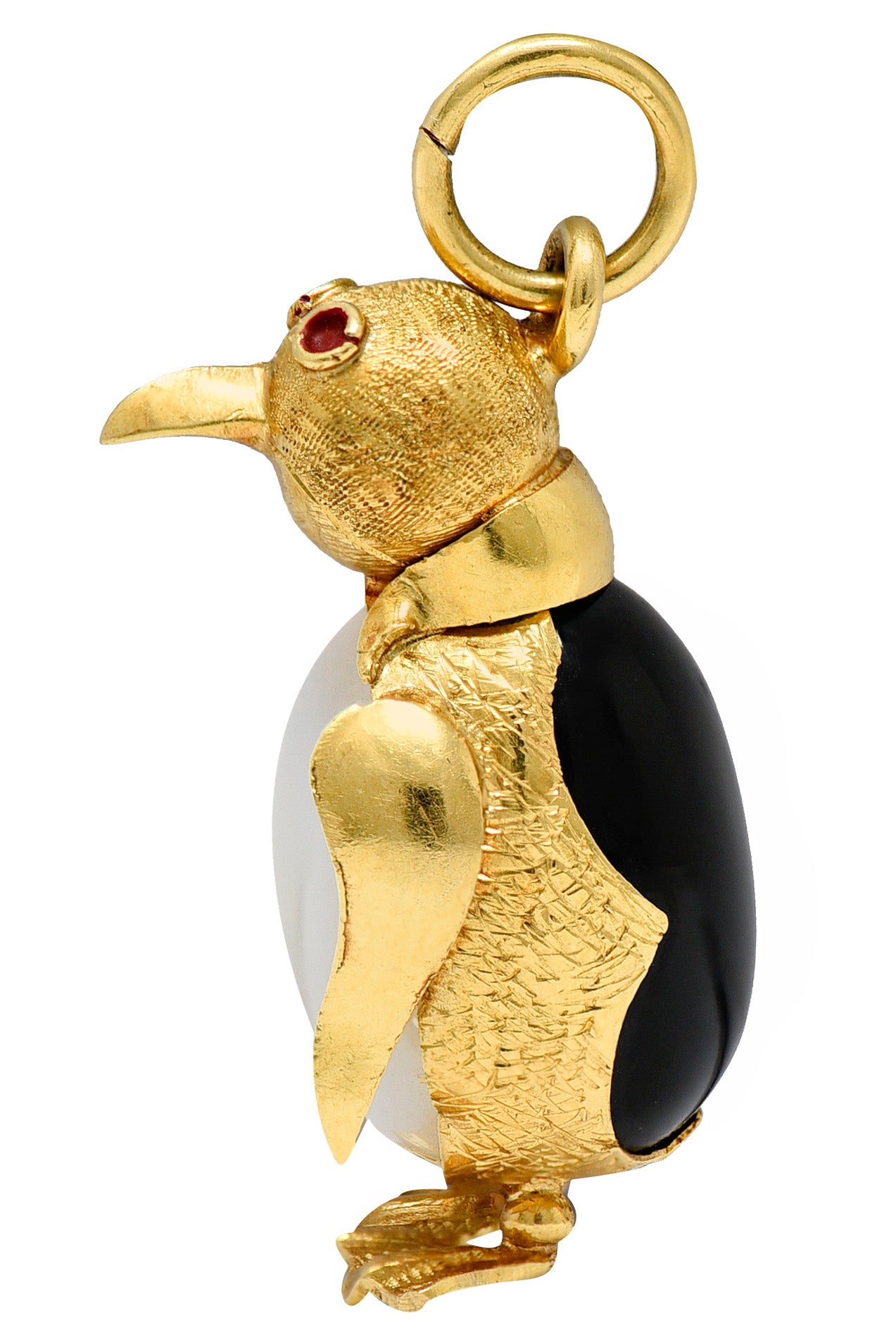 1960's Vintage Black & White Agate 18 Karat Gold Penguin Charmcharm - Wilson's Estate Jewelry