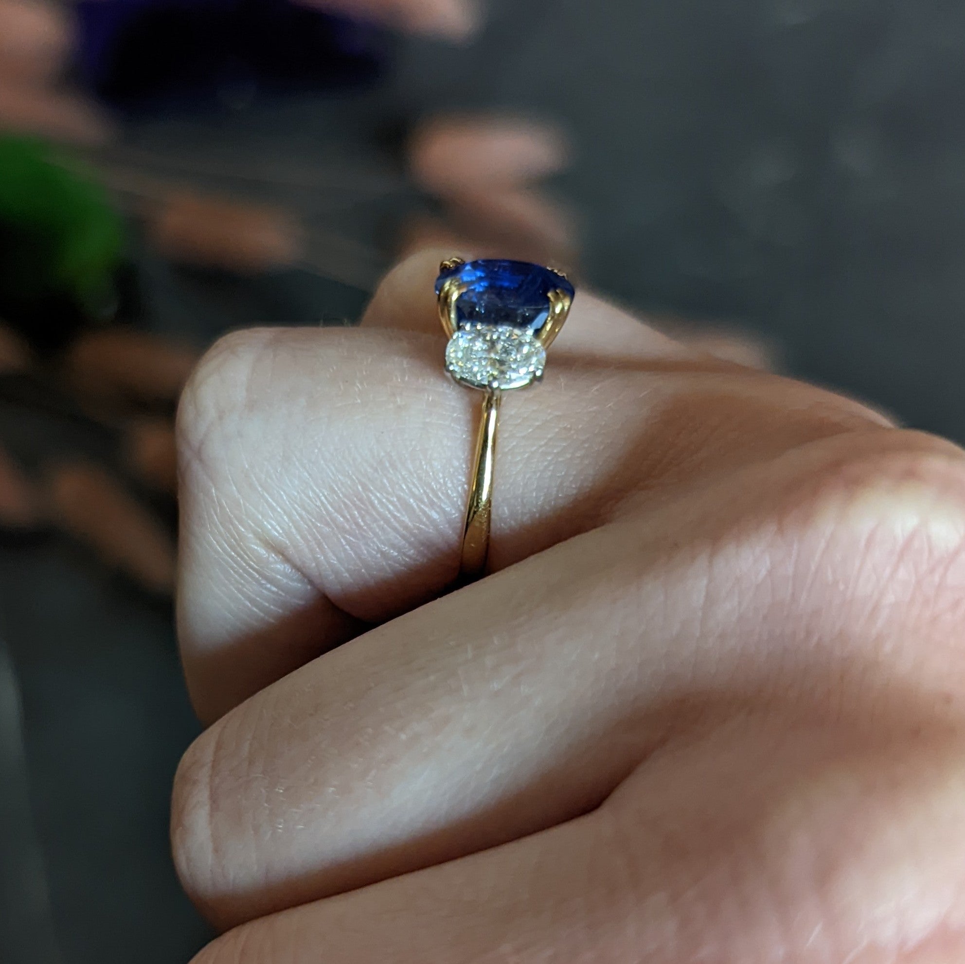 Vintage 4.22 CTW No Heat Natural Sapphire Diamond 18 Karat Gold Ring AGL Wilson's Estate Jewelry