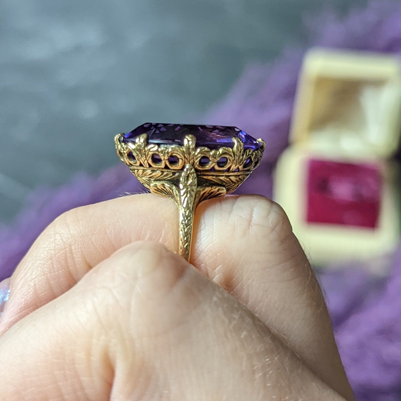 1920's Art Deco Amethyst 18 Karat Yellow Gold Floral Gemstone Ring Wilson's Estate Jewelry