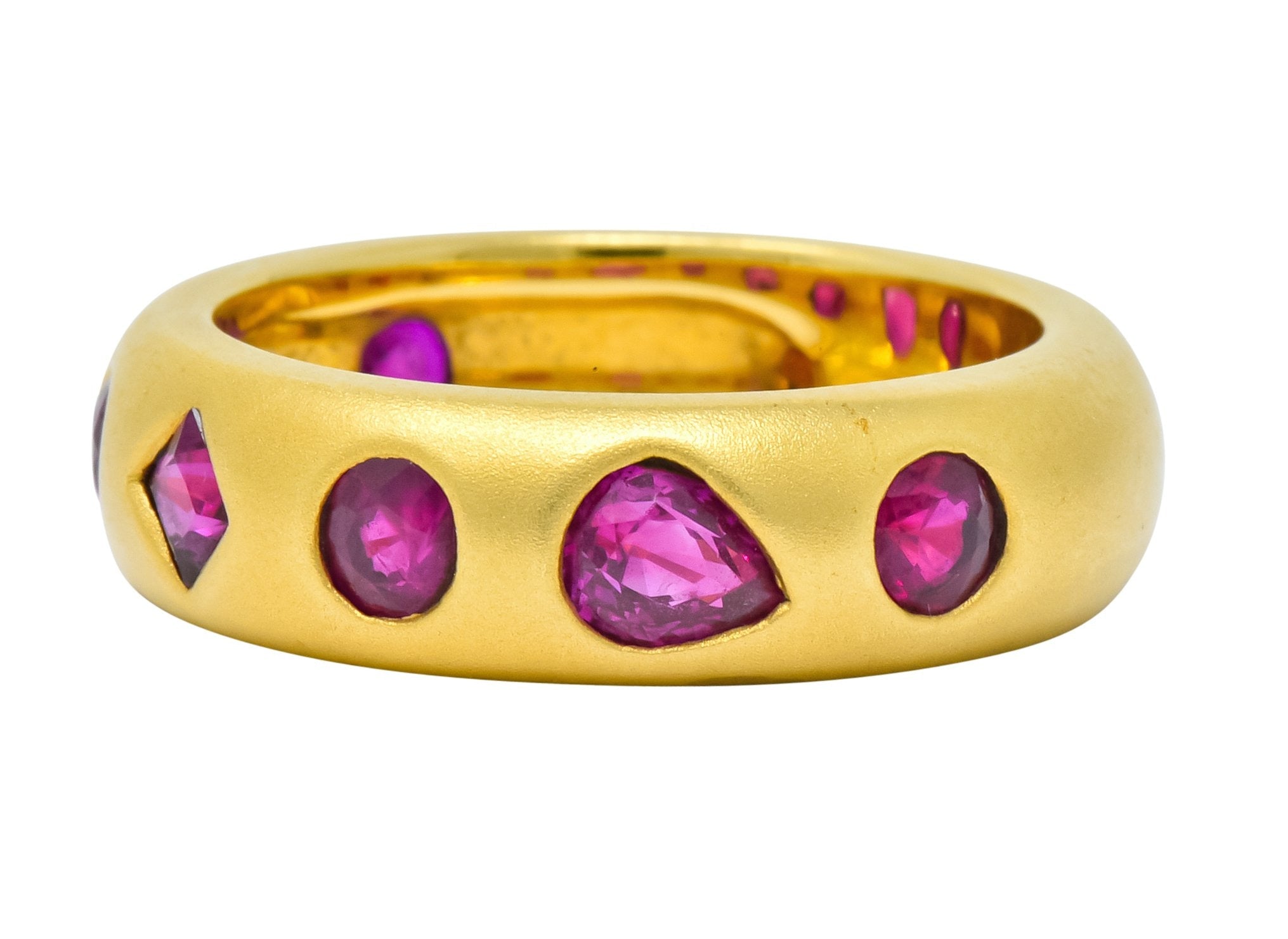 Contemporary 1.75 CTW Ruby 18 Karat Gold Geometric Band Ring - Wilson's Estate Jewelry