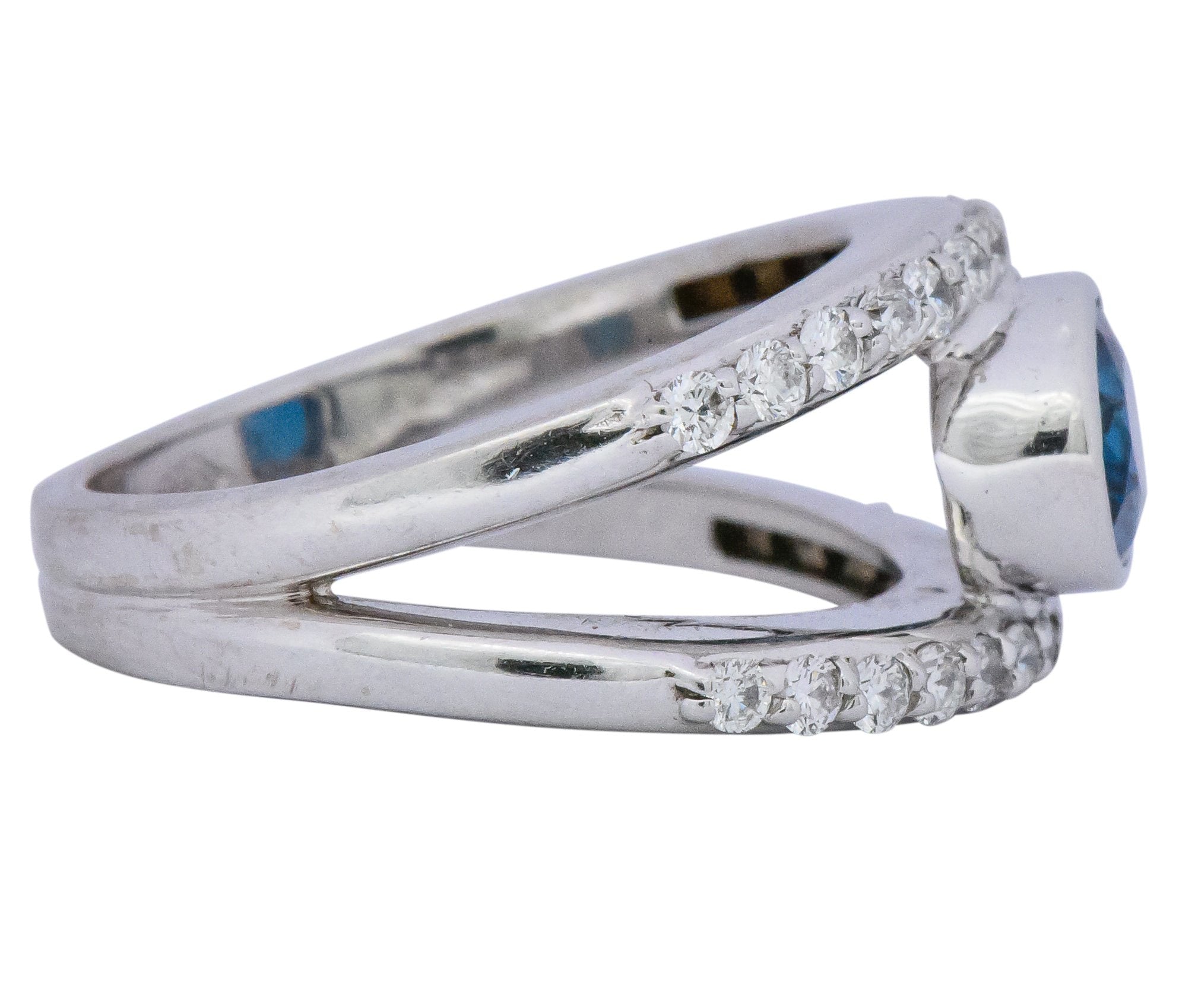 Contemporary 2.14 CTW Blue Topaz 14 Karat White Gold Fashion Ring - Wilson's Estate Jewelry
