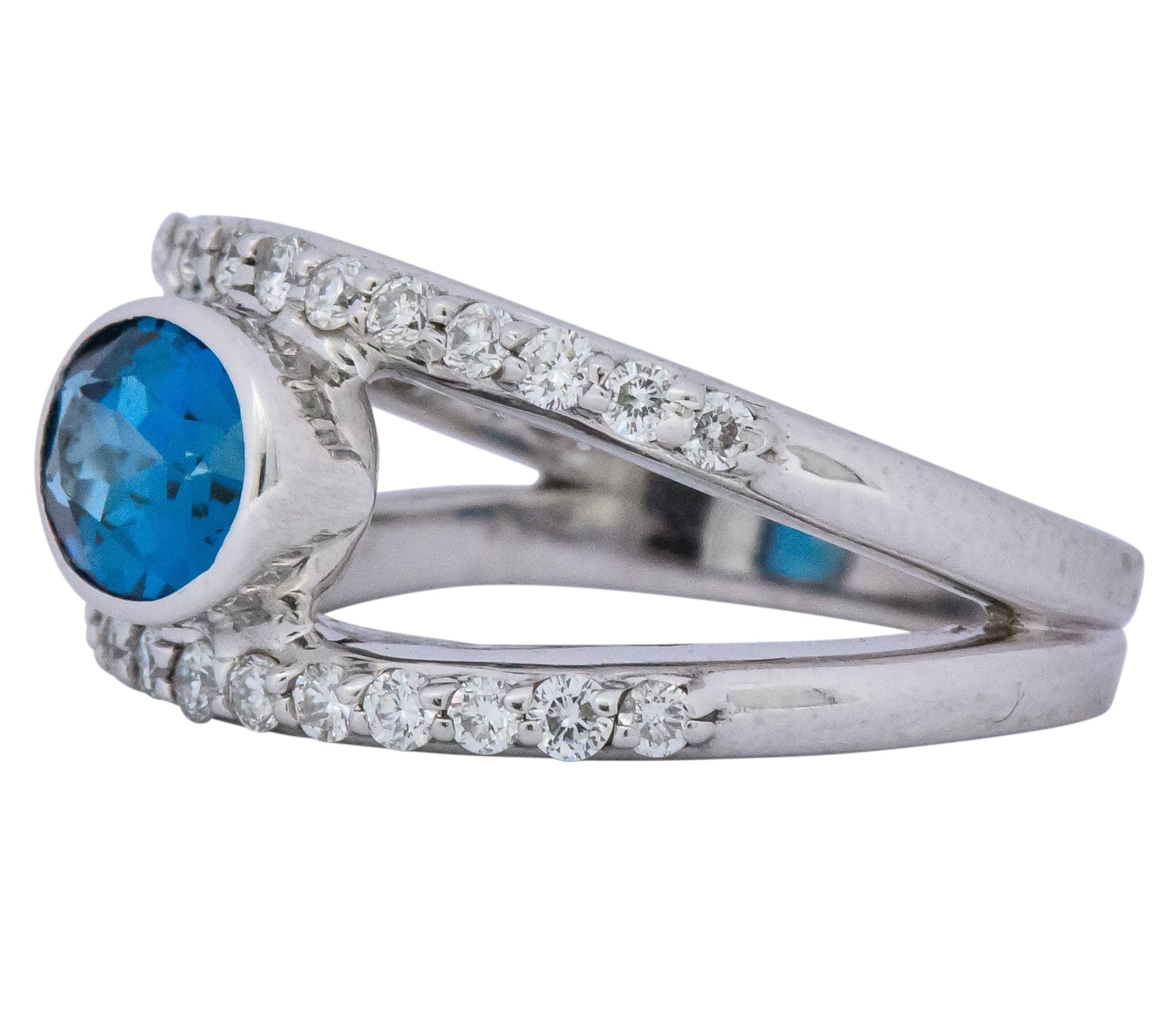 Contemporary 2.14 CTW Blue Topaz 14 Karat White Gold Fashion Ring - Wilson's Estate Jewelry