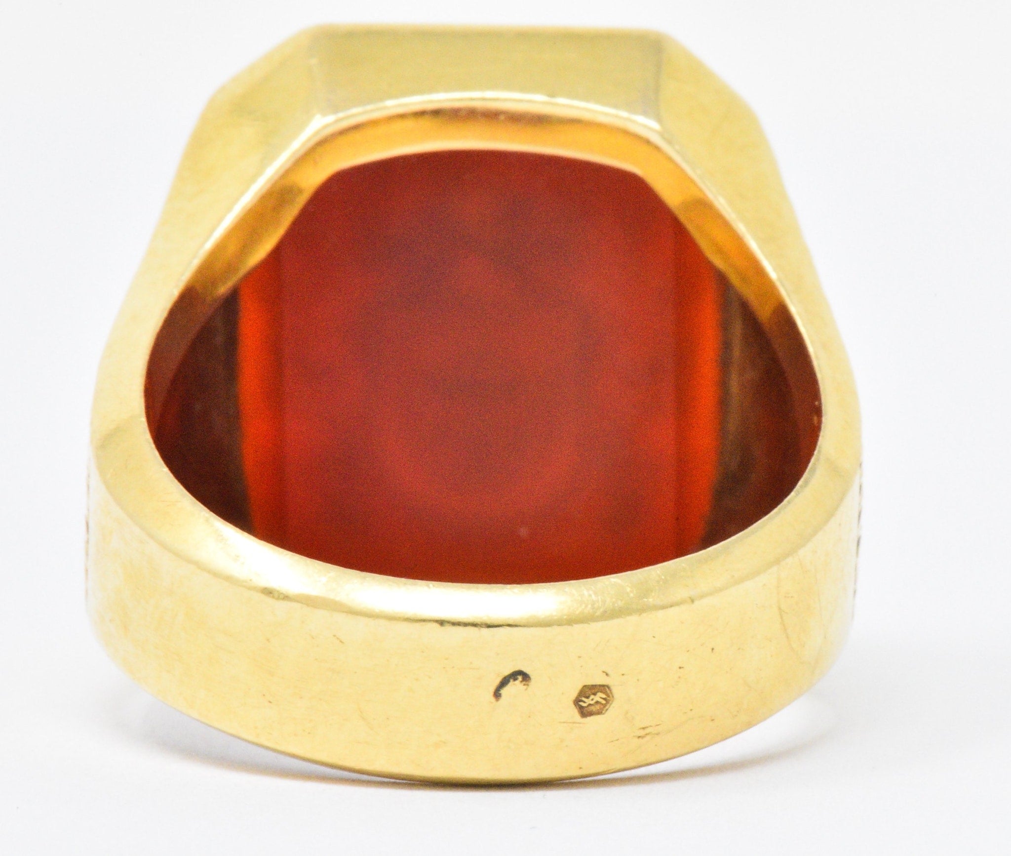Exemplary Victorian Intaglio Carnelian 18 Karat Gold Men's Signet Ring Wilson's Estate Jewelry