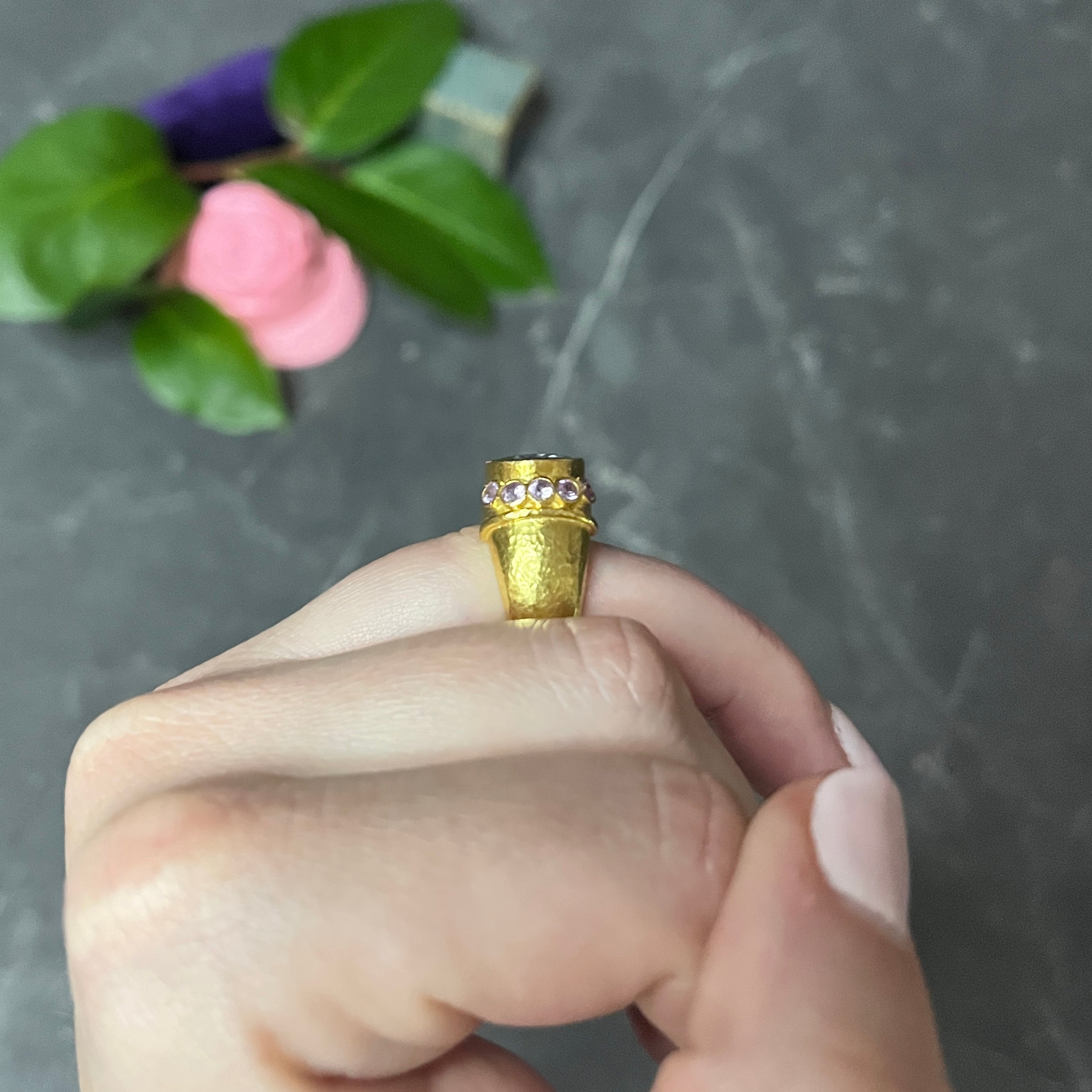 Elizabeth Locke Vintage Lavender Sapphire Aquamarine 19 Karat Yellow Gold Ring Wilson's Estate Jewelry