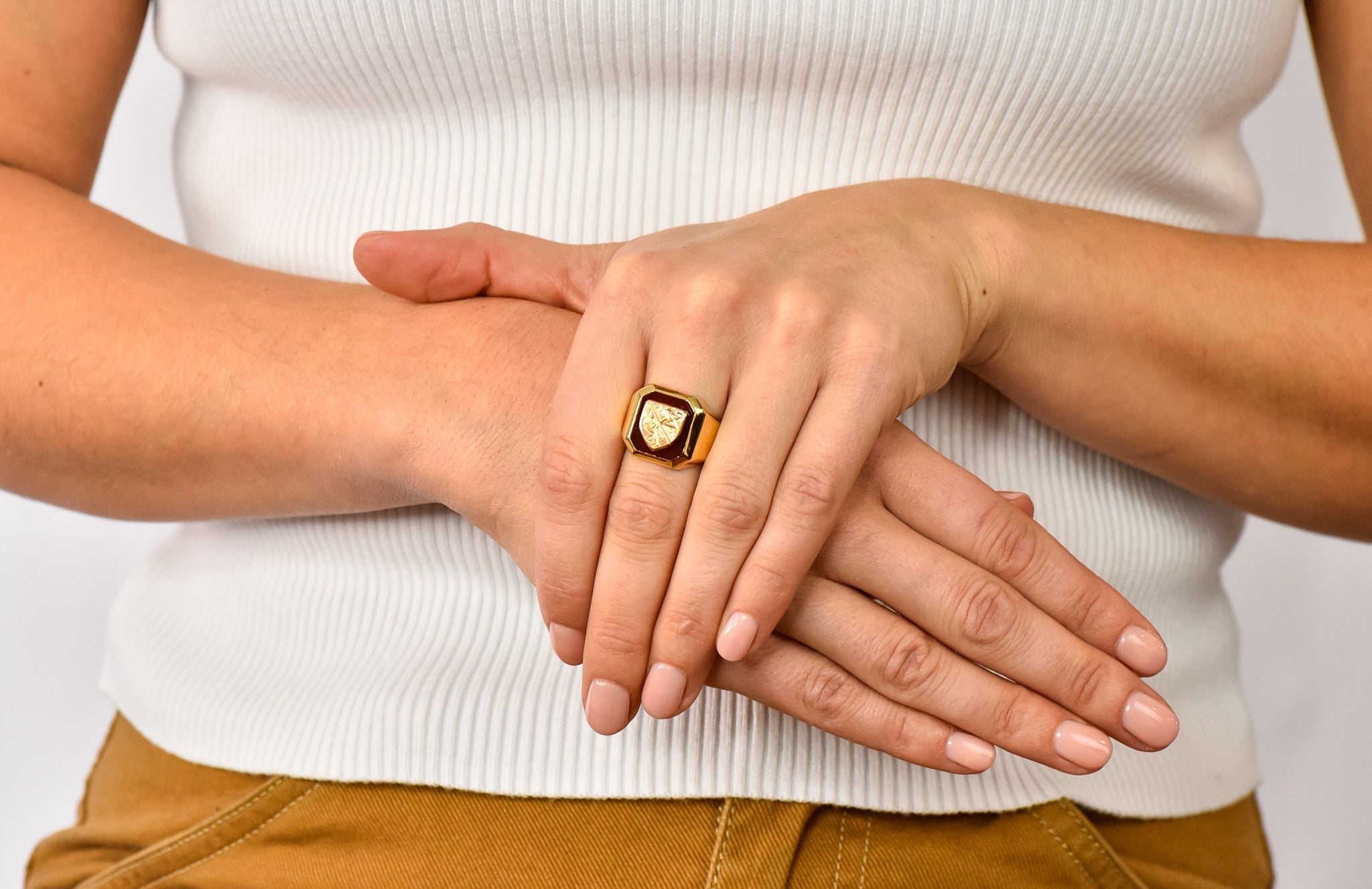 Victorian Carnelian 18 Karat Gold Signet Shield Crest Unisex Ring - Wilson's Estate Jewelry